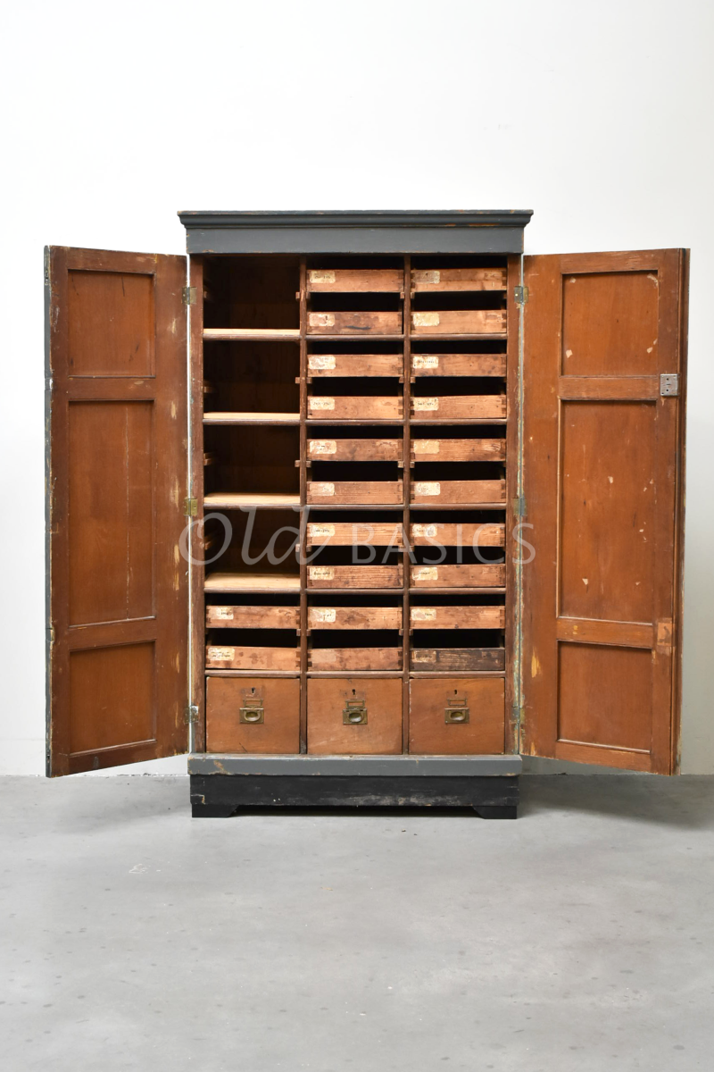 Detail van Ladenkast, grijs, materiaal hout